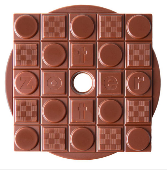 Verpackung der Zotter Quadratur des Kreises Milchschokolade mit Dattelzucker und 50 % Kakao.