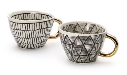 Keramikbecher mit Goldhenkel und Ethno-Dekor – Handmade-Look aus der Kaffeerösterei Bad Saarow