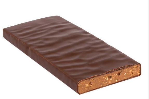 zotter haselnussnougat krokant vegane schokolade detail der schokoladentafel