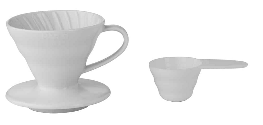 hario v60 kaffeefilter aus keramik weiss mit messlöffel für pour over handfilter kaffee