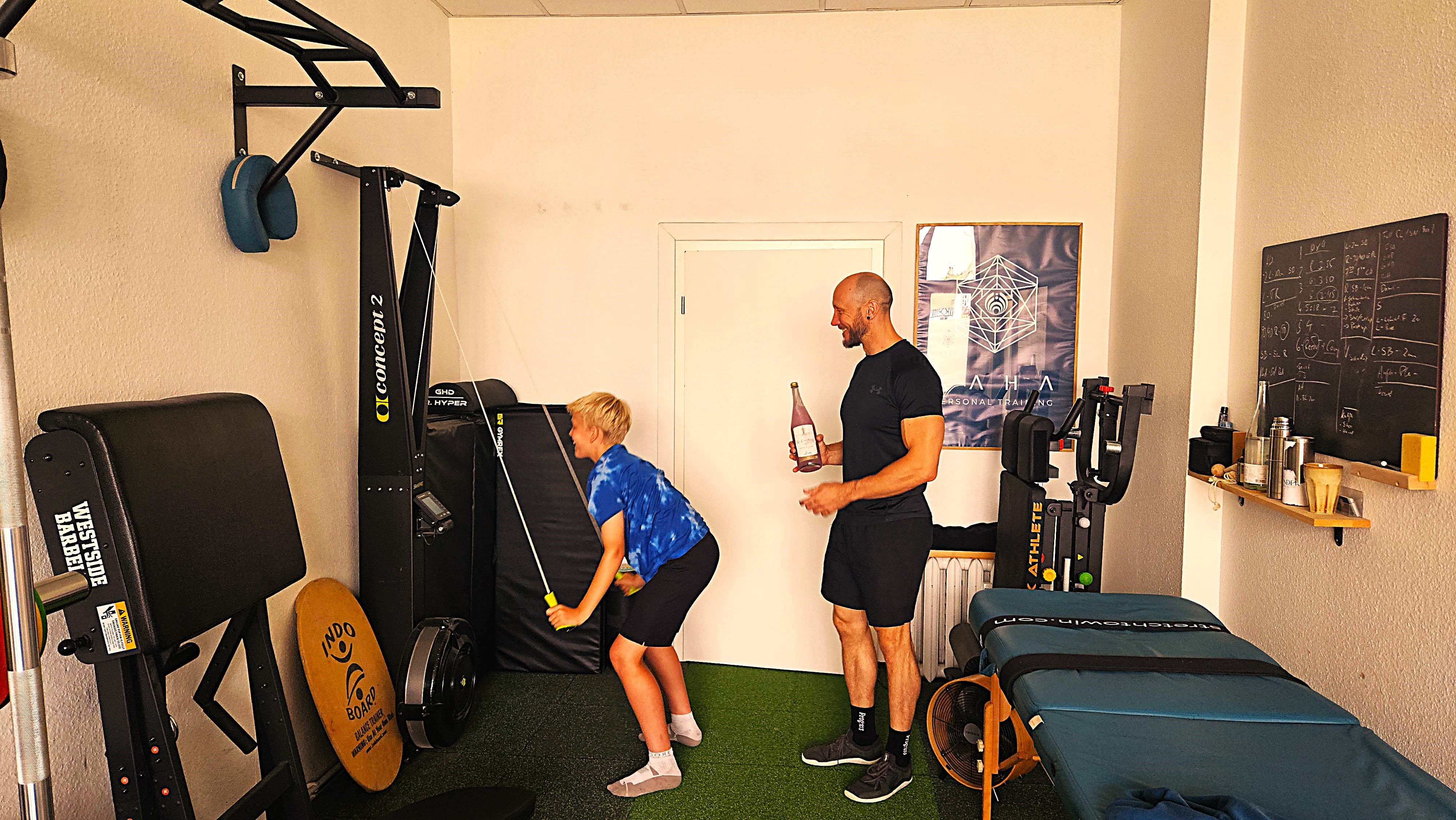 Marcel Höhne – Personal Training & Nachwuchsförderung | Kaffeerösterei Bad Saarow Personal Training mit Marcel Höhne von KAHA Bad Saarow – gezielte Nachwuchsförderung eines D-Jugend-Spielers der SG Grün-Weiß Lindenberg durch die Kaffeerösterei Bad Saarow