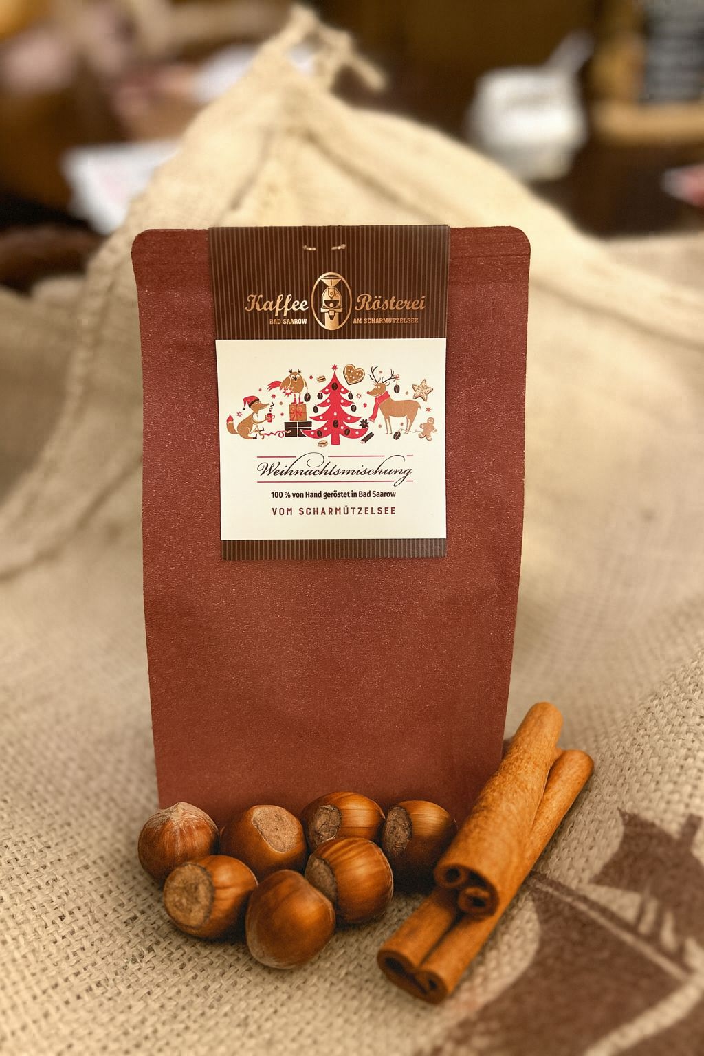 Weihnachtskaffee von der Kaffeerösterei Bad Saarow – handgerösteter Kaffee mit winterlichen Aromen für ruhige Genussmomente